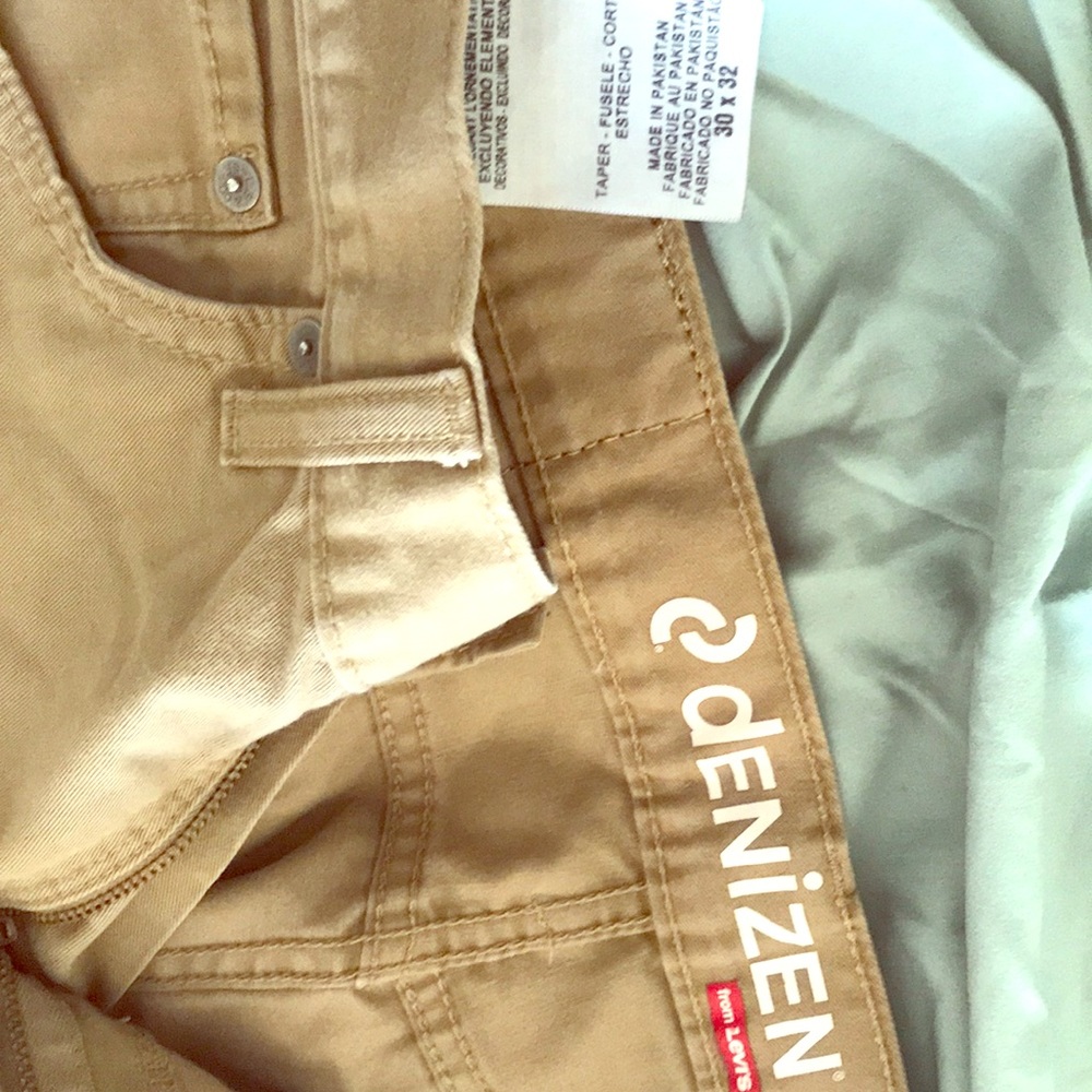 Levi’s chinos